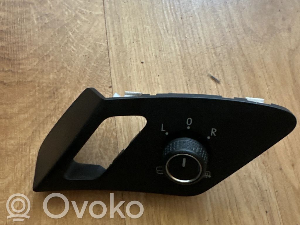 Volkswagen Golf VII Wing mirror switch 