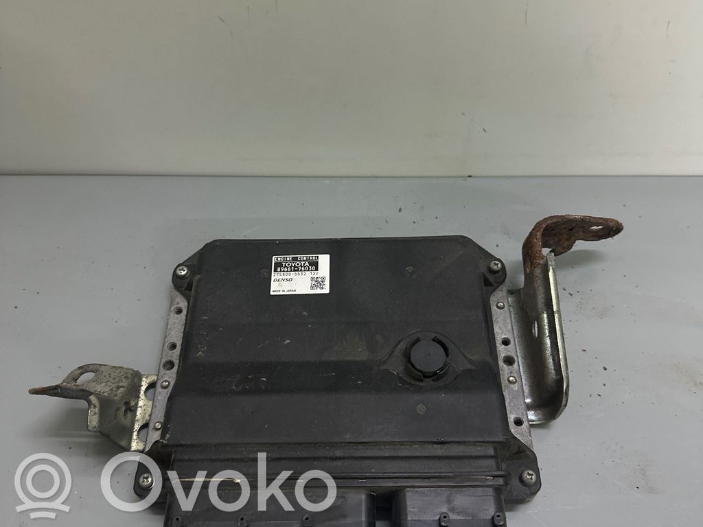 Lexus CT 200H Engine control unit/module 