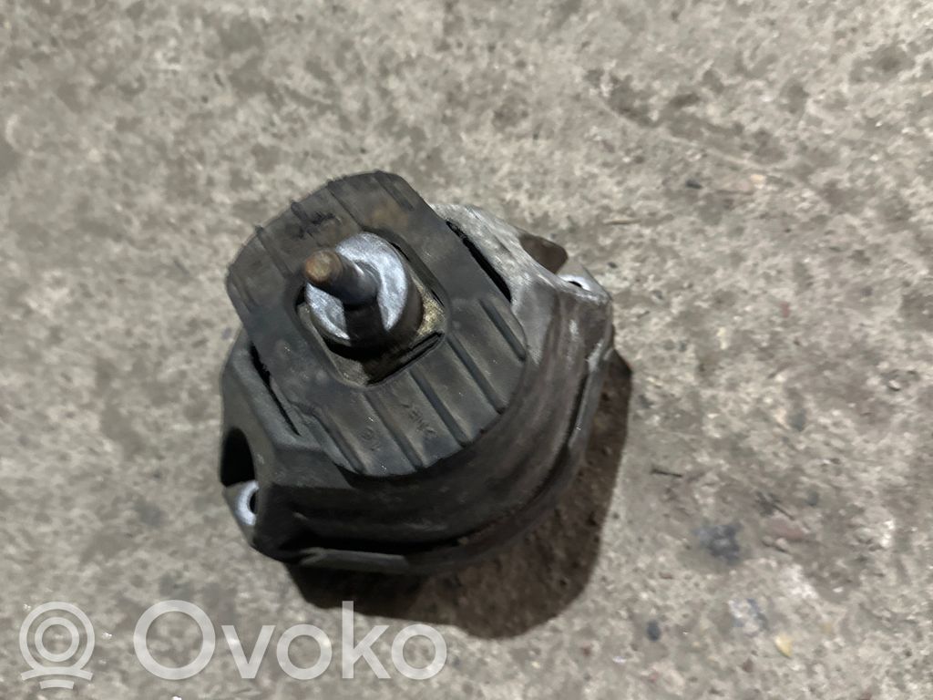 BMW 5 E60 E61 Engine mount bracket 