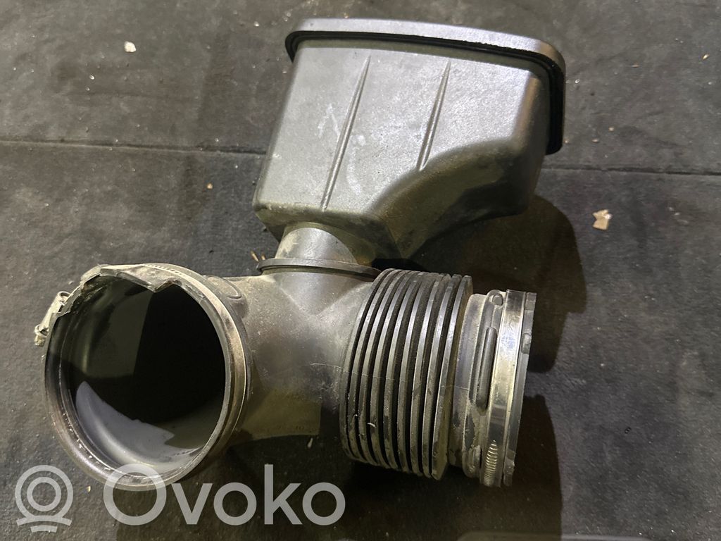 BMW 5 E60 E61 Air intake duct part 