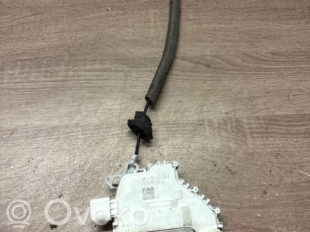 Audi A4 S4 B8 8K Priekšpusē slēdzene 