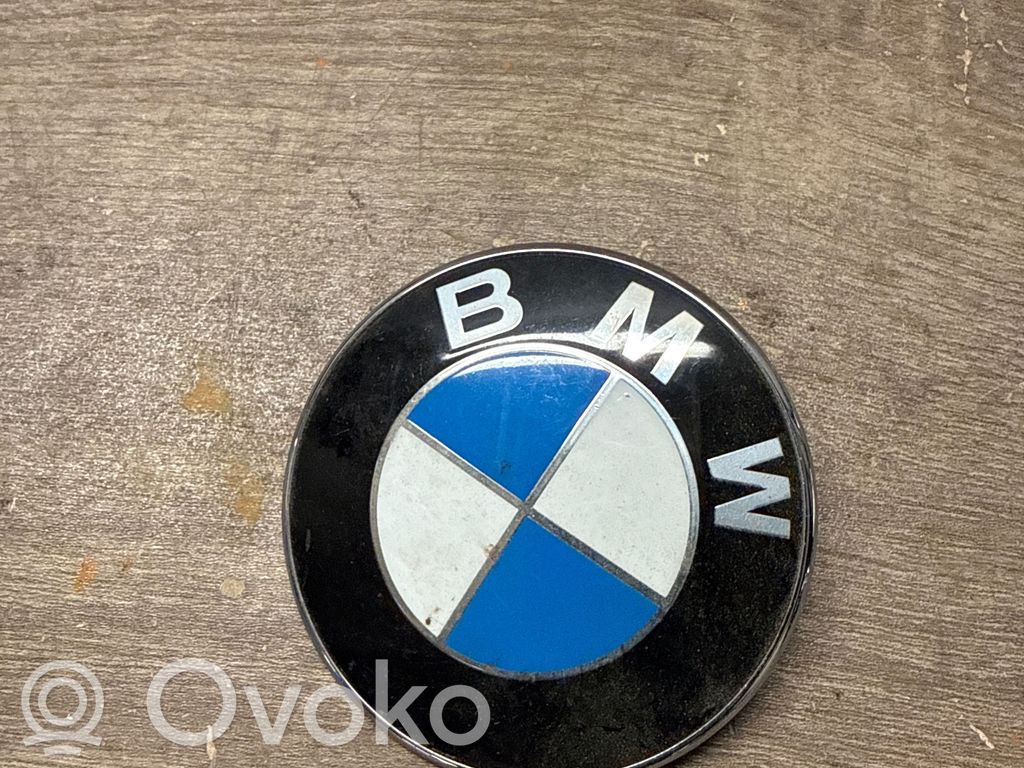 BMW 5 E60 E61 Gamintojo ženkliukas 