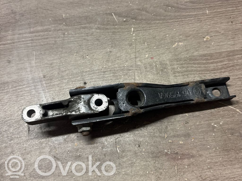Volkswagen Golf VII Engine mount bracket 