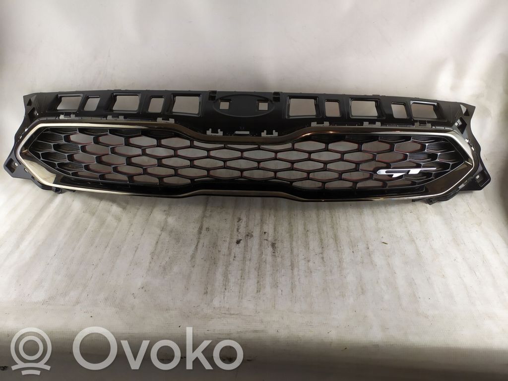 KIA Ceed Etupuskurin ylempi jäähdytinsäleikkö 