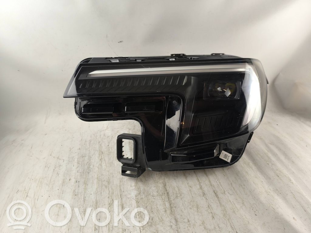 Ford Explorer VI Headlight/headlamp 