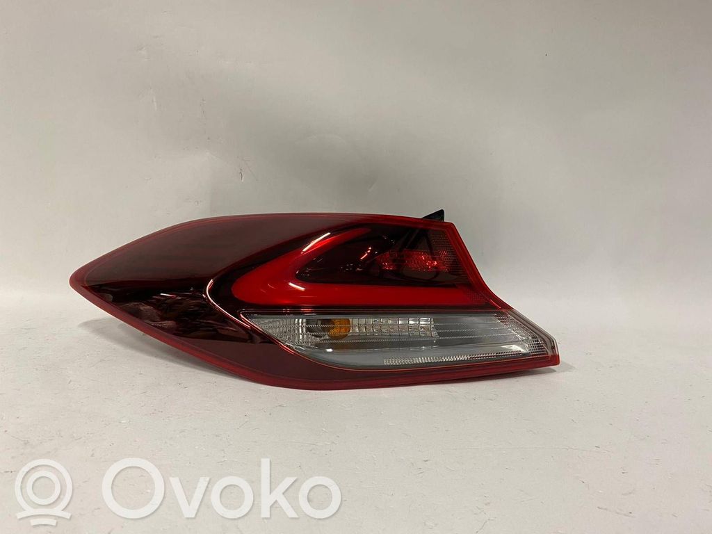 Hyundai i30 fastback Luz trasera/de freno 