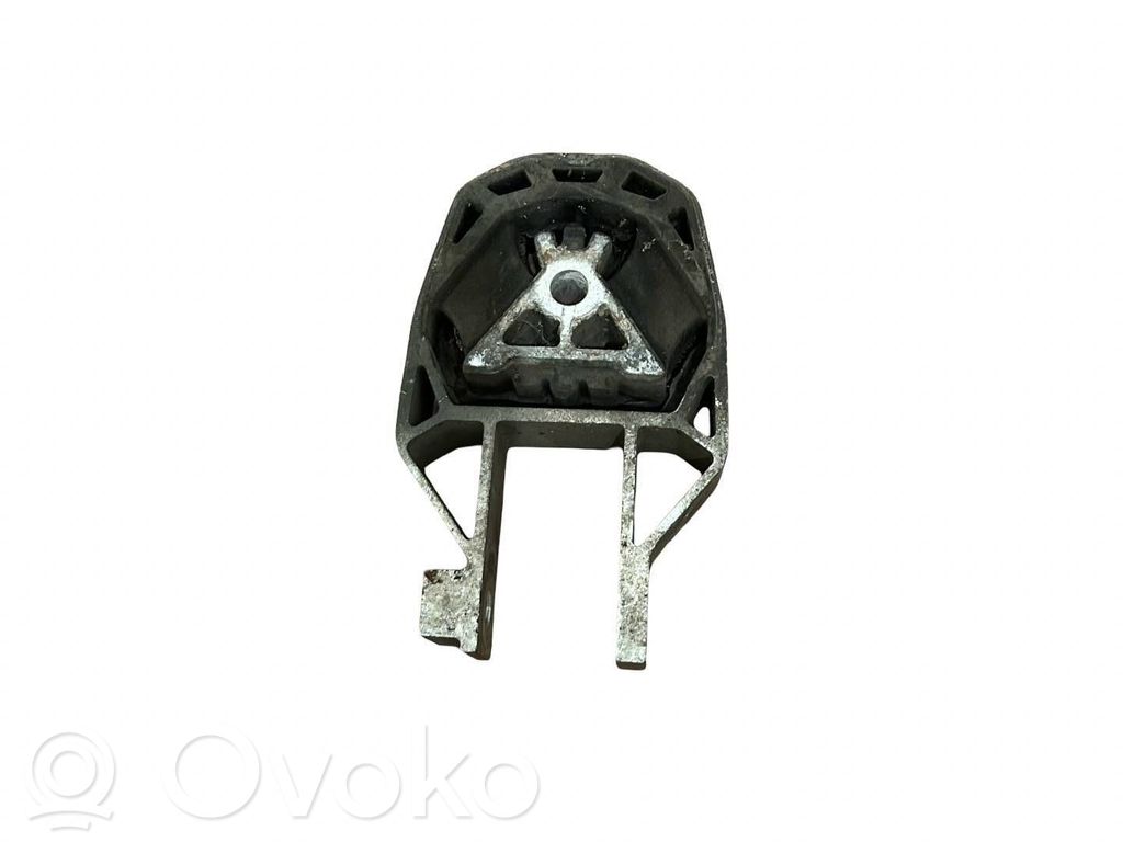 Volvo V50 Engine mount bracket 