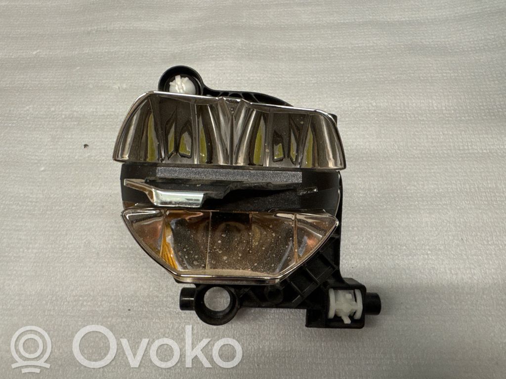 BMW 5 F10 F11 Priekšējā luktura detaļa 