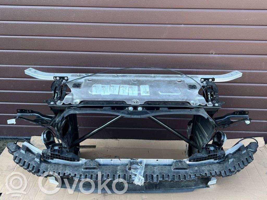 BMW X3 G01 Jäähdyttimen kehyksen suojapaneeli 
