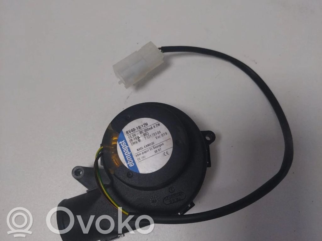 BMW 3 E90 E91 Valdymo bloko aušintuvas 