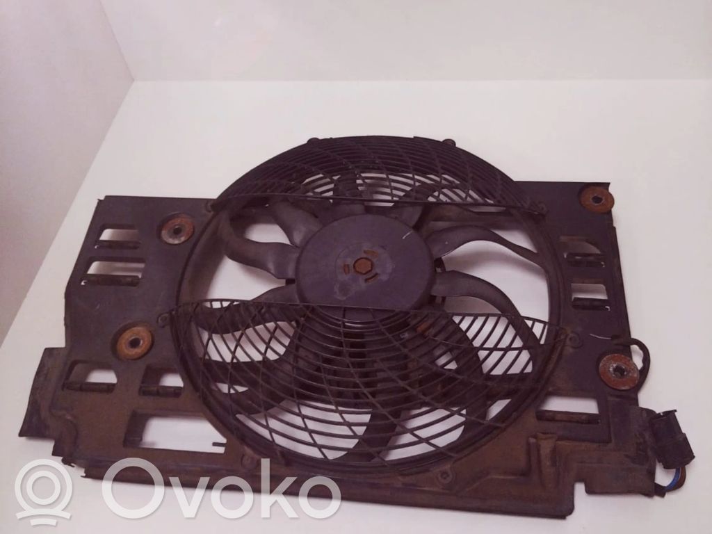 BMW 5 E39 Elektrinis radiatorių ventiliatorius 