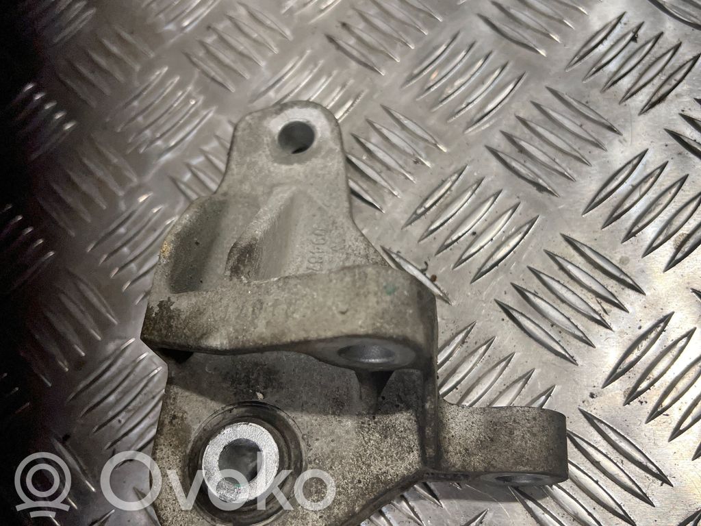 Volvo V60 Gearbox mounting bracket 