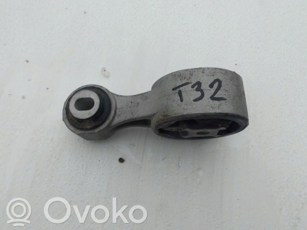 Nissan X-Trail T32 Engine mount bracket 