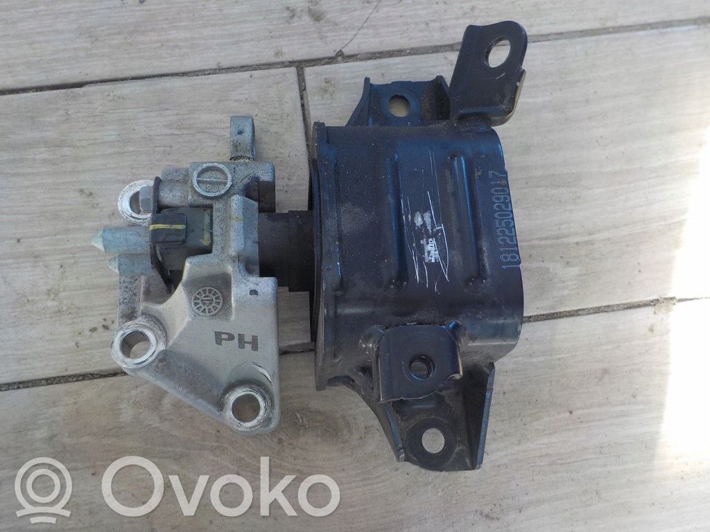 Engine mount bracket   92739