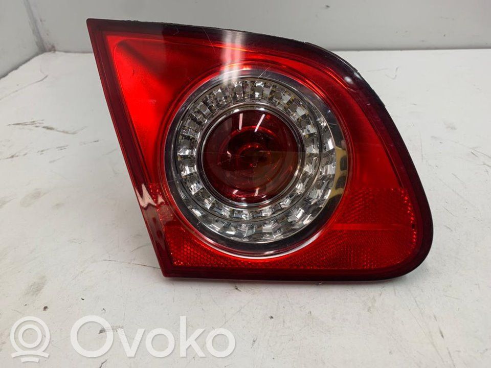 Volkswagen PASSAT B5.5 Lampă spate în caroserie 