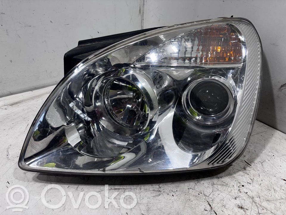 KIA Carens I Lampa przednia 