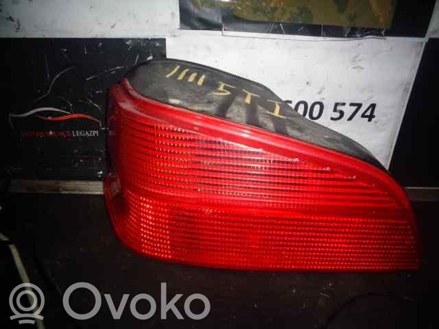 Peugeot 106 Aizmugurējais lukturis virsbūvē 