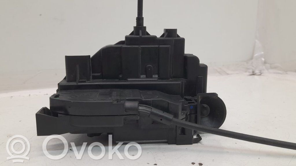 Renault Clio III Etuoven lukko (kahvan vieressä) 