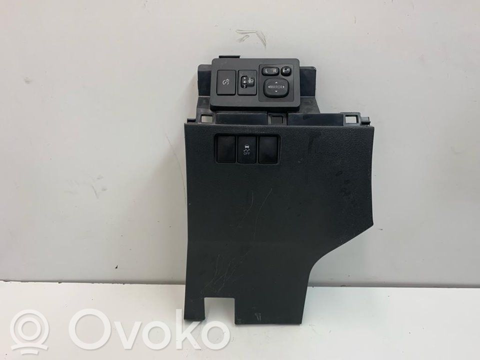 Toyota Verso Altra parte del vano motore 