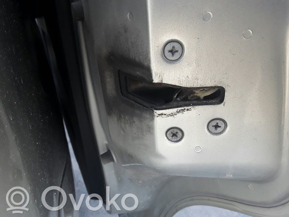 Rear door lock   RF,518800