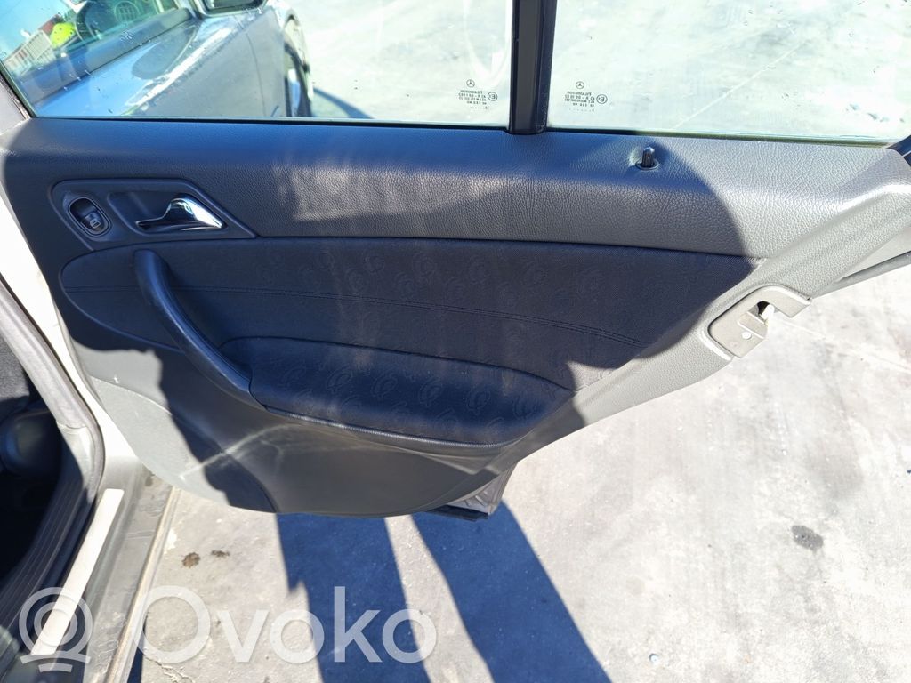 Mercedes-Benz C W203 Takaluukun lasi 