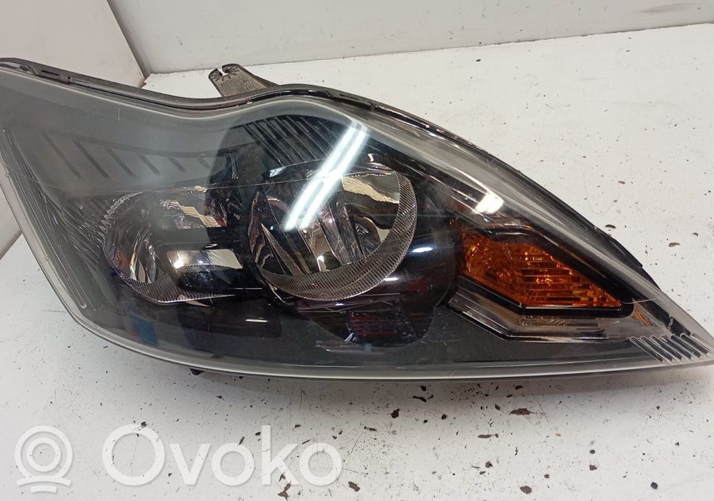 Phare frontale   8M5113W029,555177