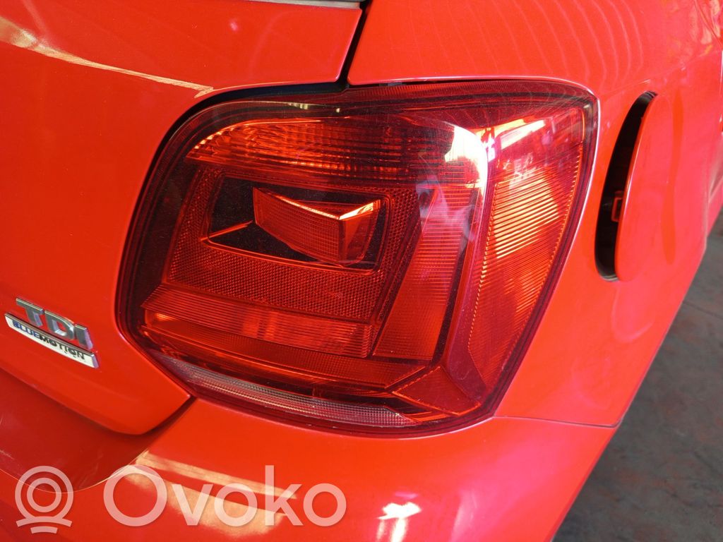 Volkswagen Polo VI Lampa tylna 