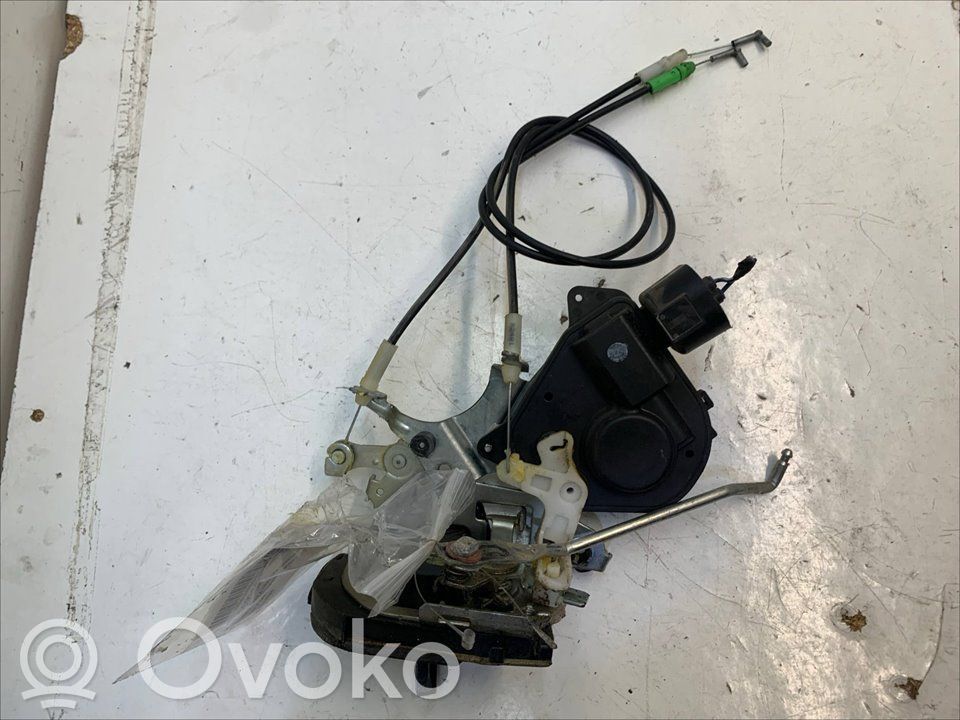 Toyota RAV 4 (XA10) Rear door lock 