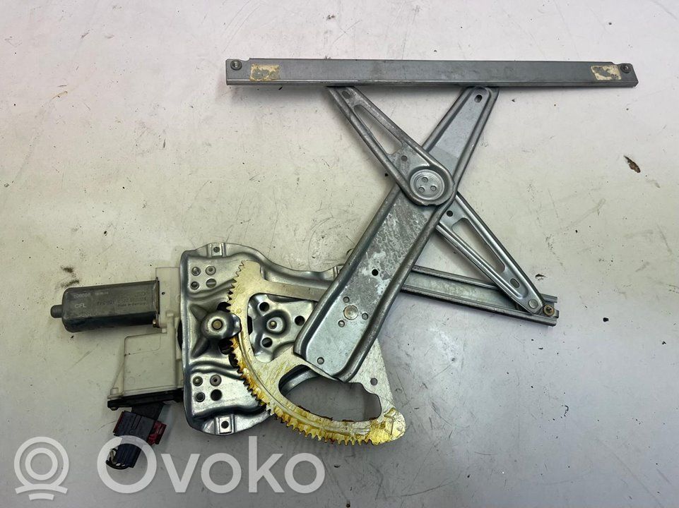 Toyota Corolla E110 Front door window glass four-door 
