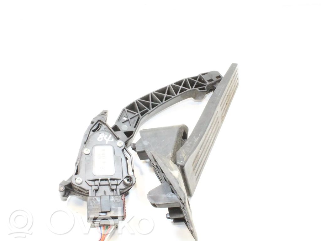 Hyundai Santa Fe Accelerator throttle pedal 