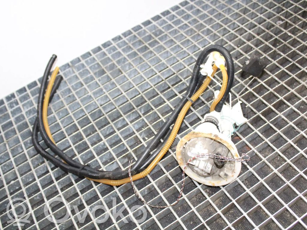 BMW 1 E82 E88 Bomba interna de combustible 