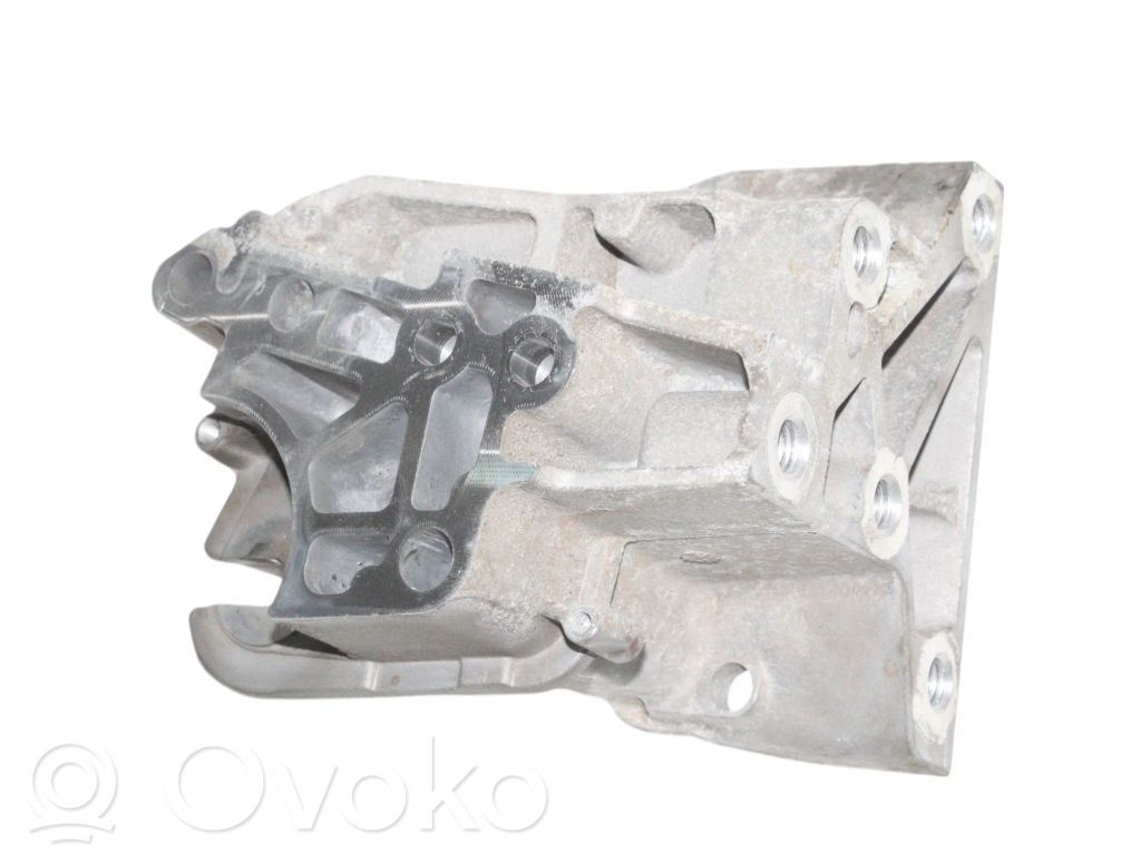 Land Rover Range Rover Evoque L538 Engine mounting bracket 