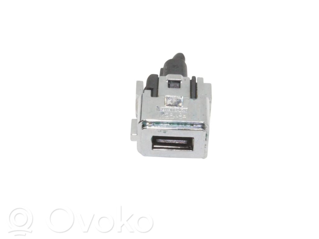 Ford Kuga II Enchufe conector USB 