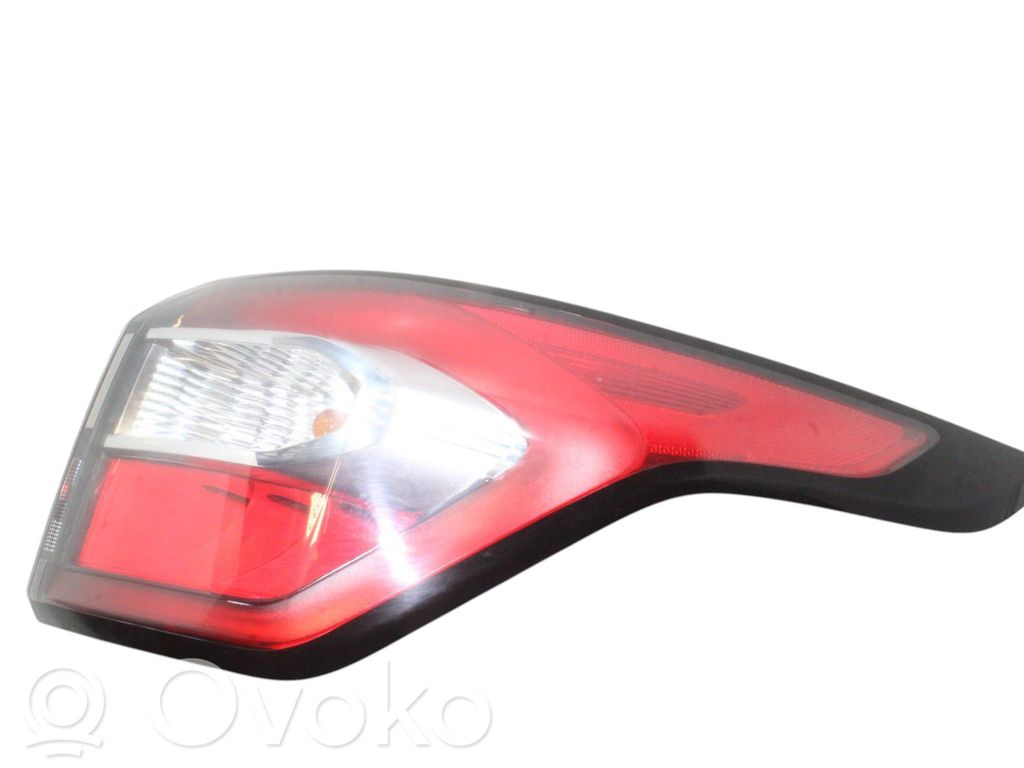 Ford Kuga II Aizmugurējais lukturis virsbūvē 