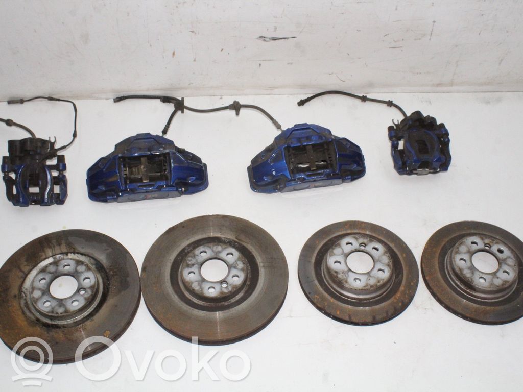 BMW 1 F40 Bremsscheiben und Bremssättel eingestellt 