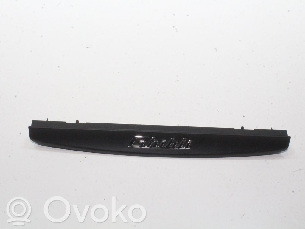 Maserati Ghibli Ramă ornament torpedou bord 