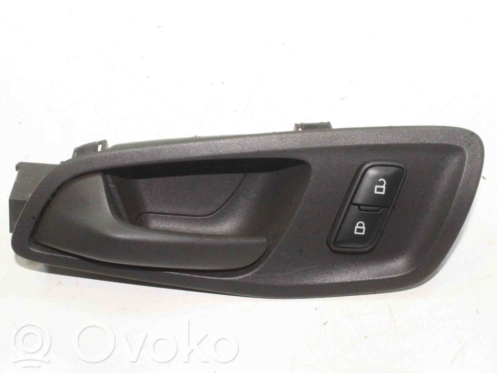 Manecilla interna puerta delantera   BK21V22601