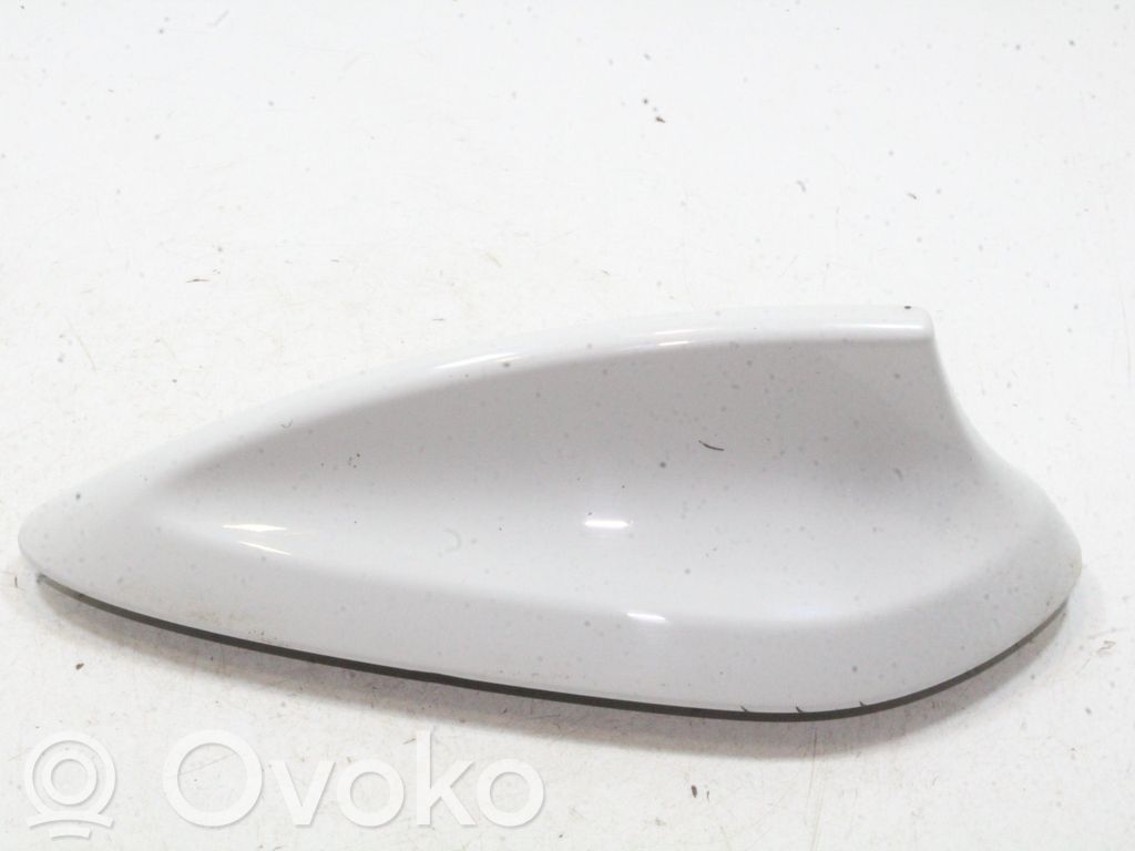 BMW 1 F40 Stogo (GPS) antenos dangtelis 