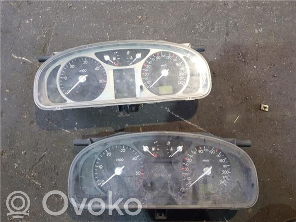 Renault Laguna II Speedometer (instrument cluster) 