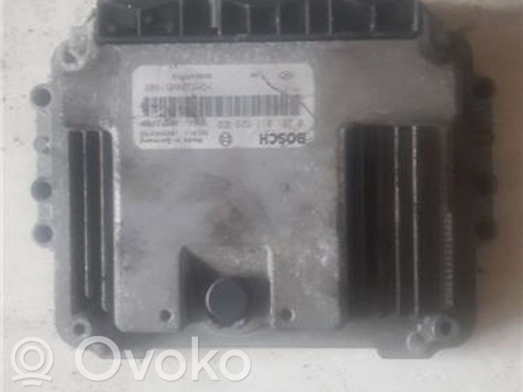 Opel Vivaro Unidad de control/módulo ECU del motor 