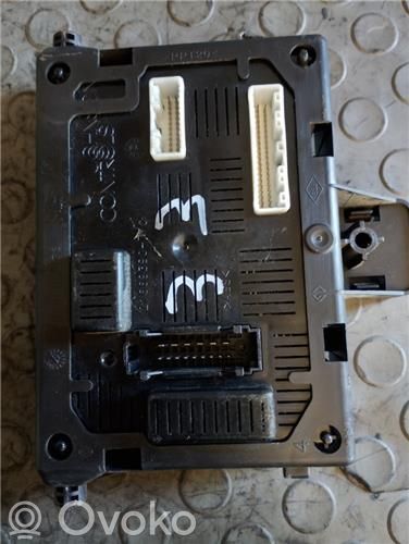 Módulo de fusible   8200343733,21677736