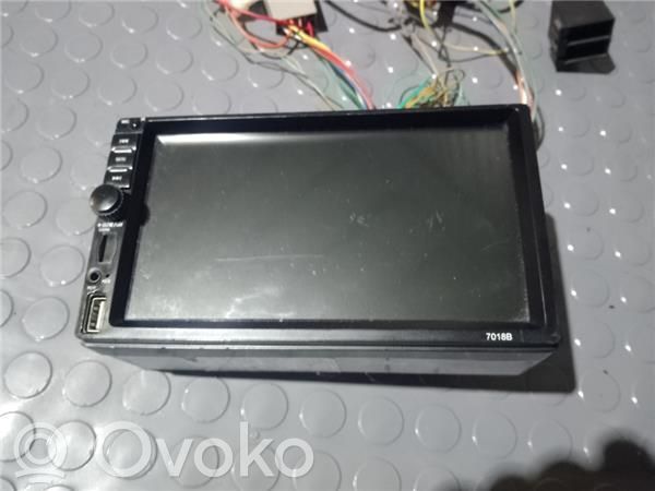 Radio / CD-Player / DVD-Player / Navigation   7018B