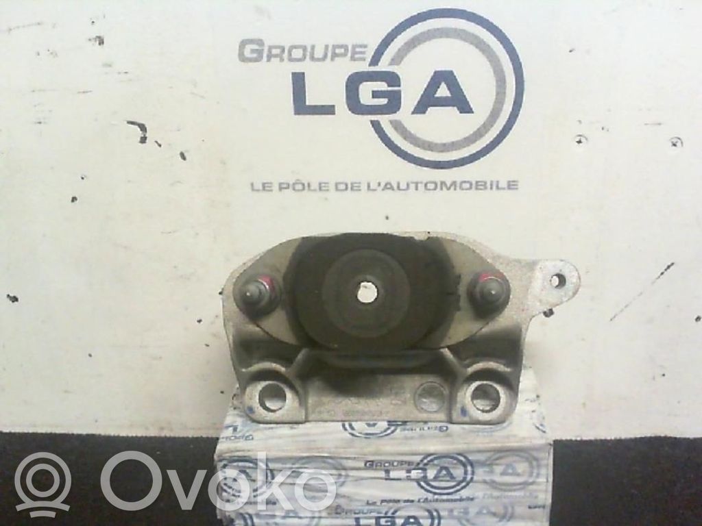 Renault Twingo III Engine mount bracket 