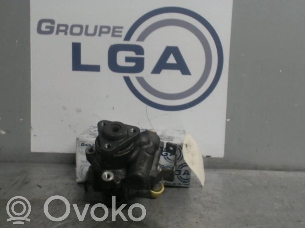 Peugeot 407 Ohjaustehostimen pumppu 