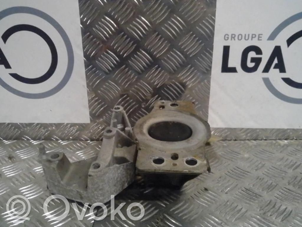 Renault Kangoo II Engine mount bracket 
