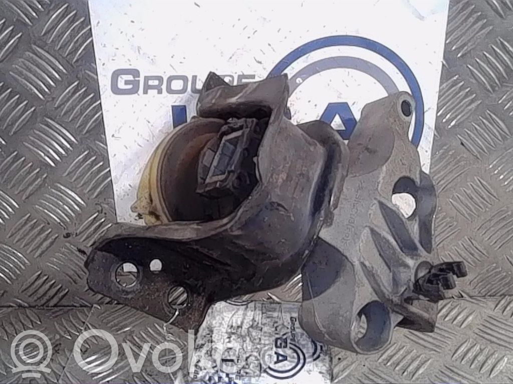 Dacia Duster Engine mount bracket 