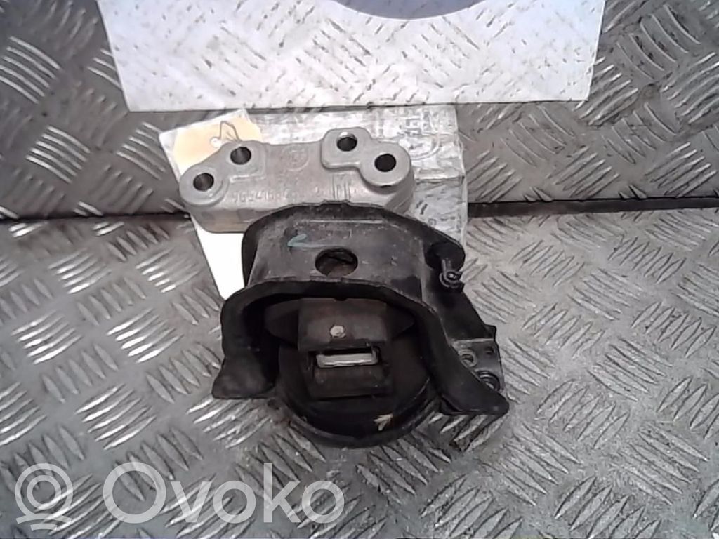 Citroen C3 Engine mount bracket 