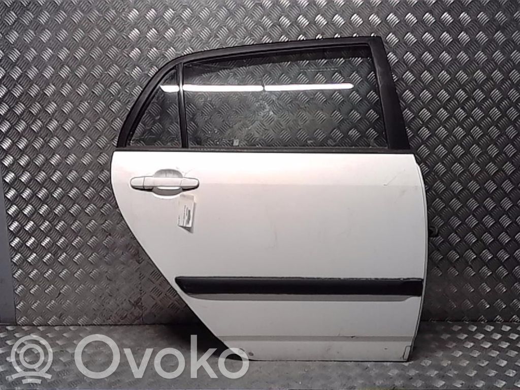 Toyota Corolla E120 E130 Galinės durys 