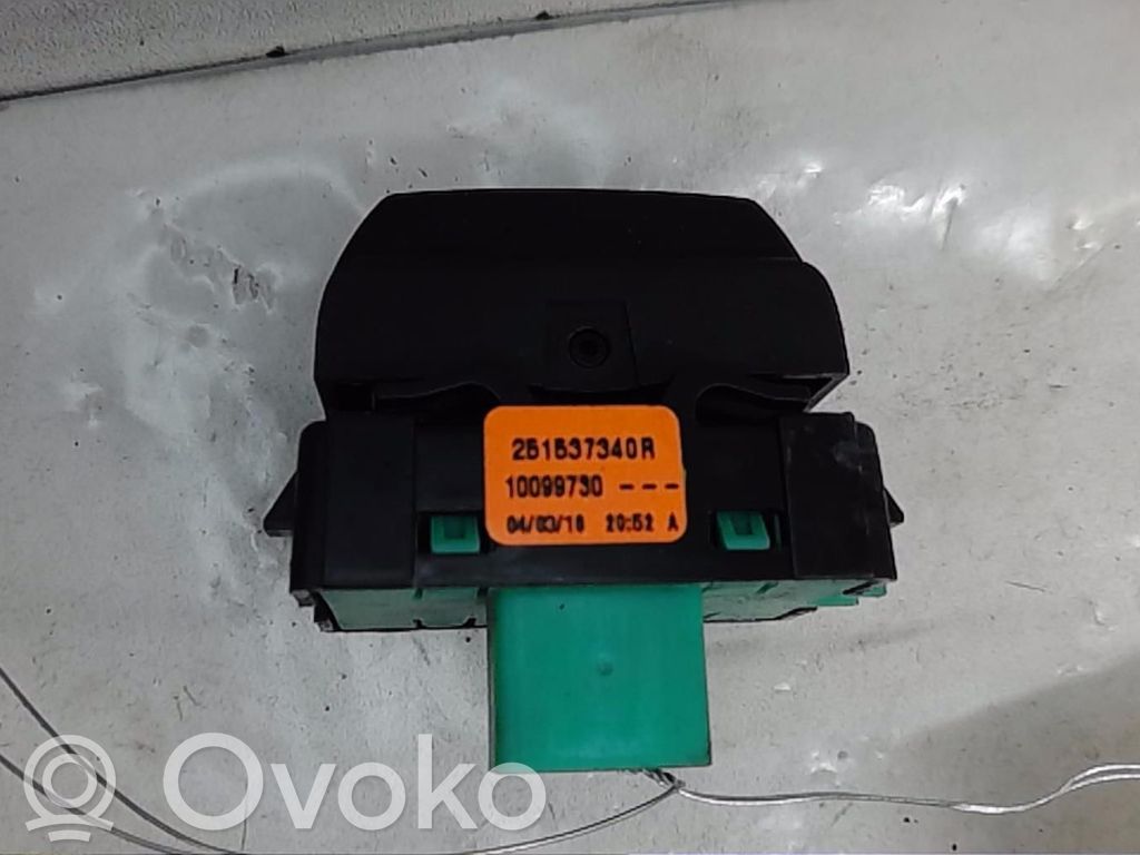 Renault Twingo III Otros interruptores/perillas/selectores 