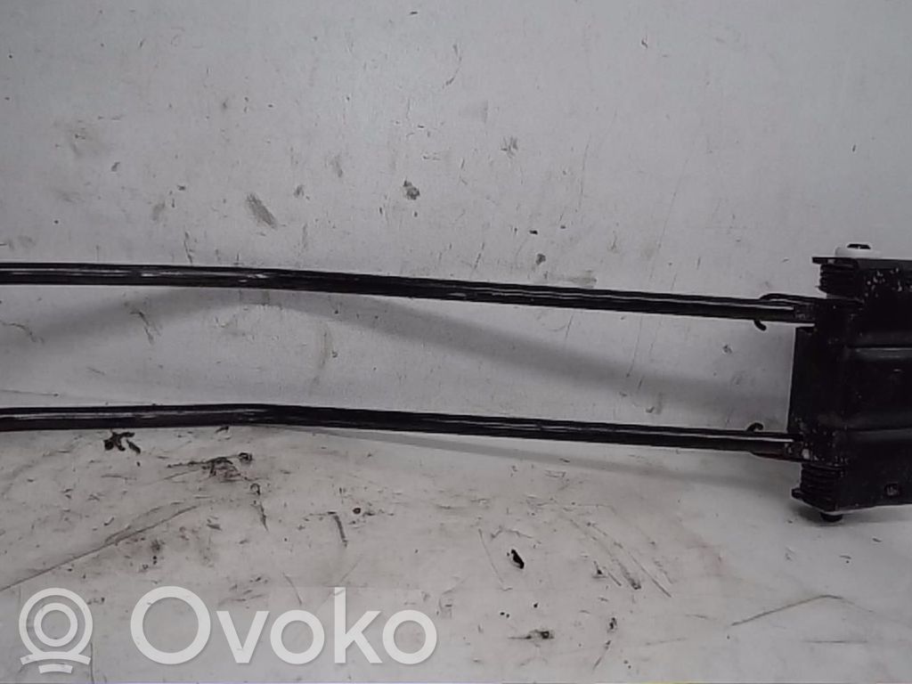 Citroen Berlingo Takaoven pidätin 
